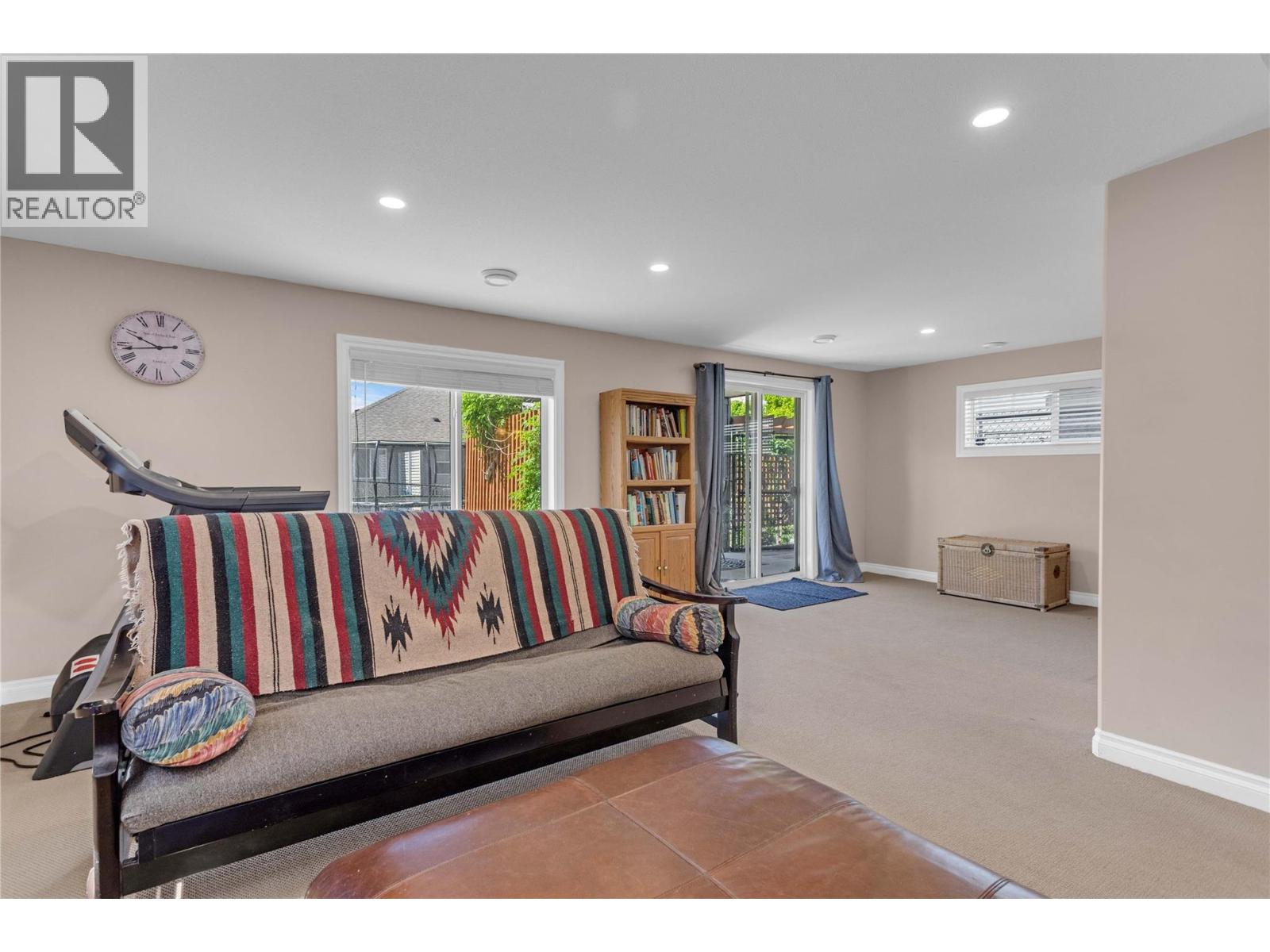 614 SOUTH CREST Drive