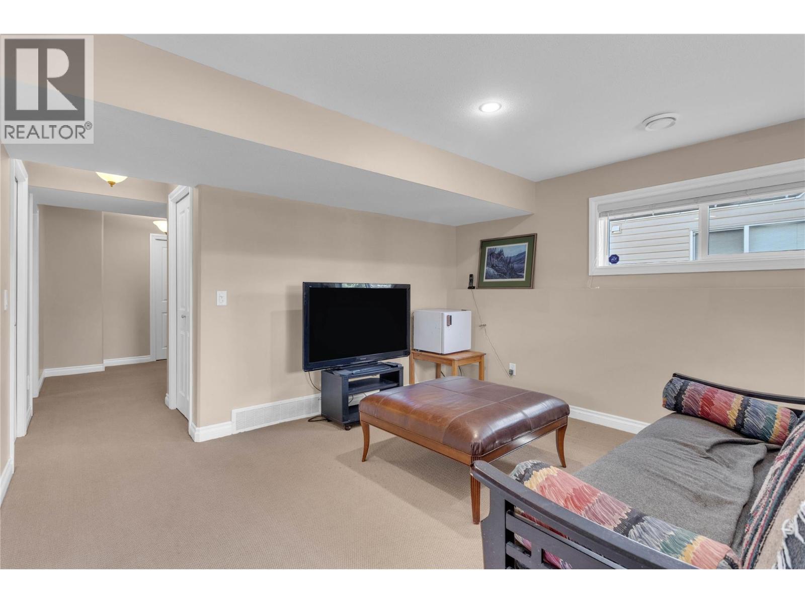 614 SOUTH CREST Drive