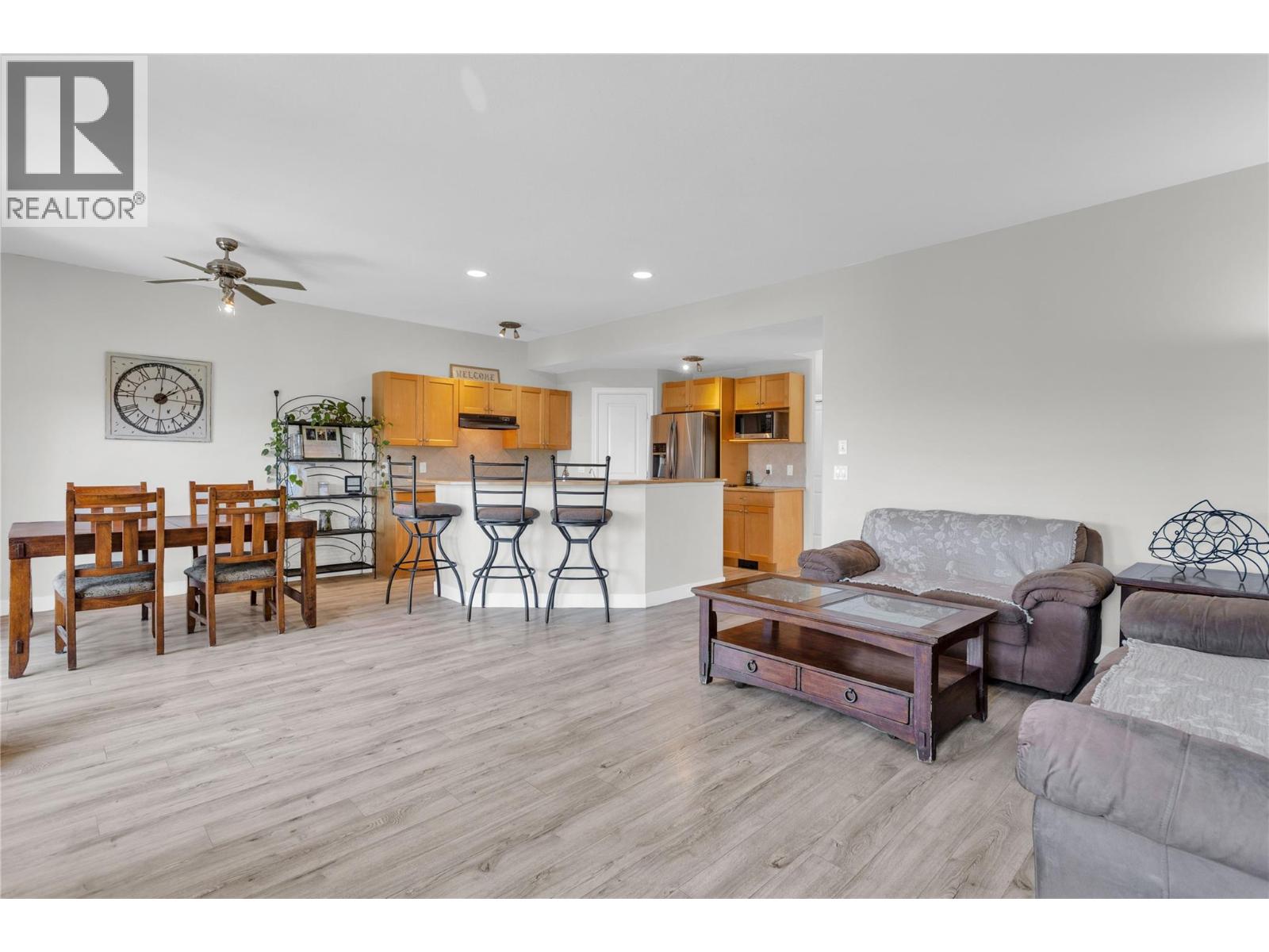 614 SOUTH CREST Drive