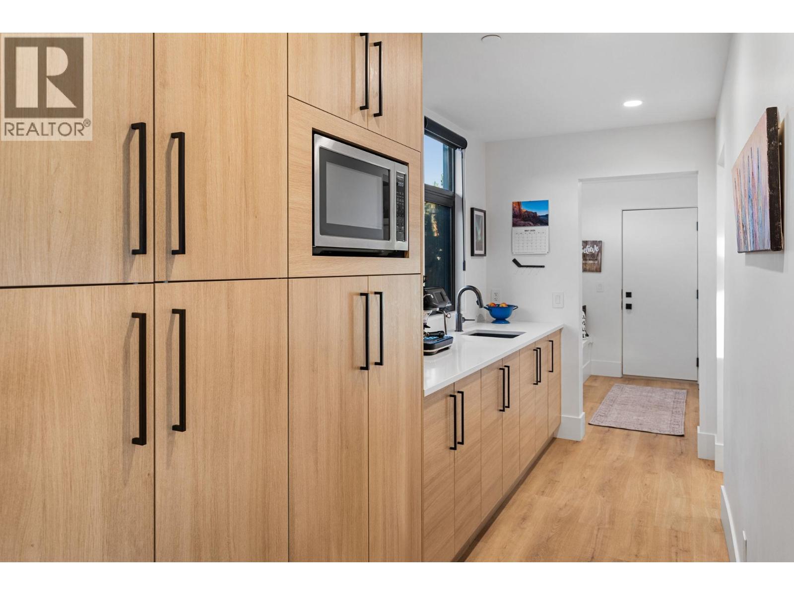 10258 Beacon Hill Drive