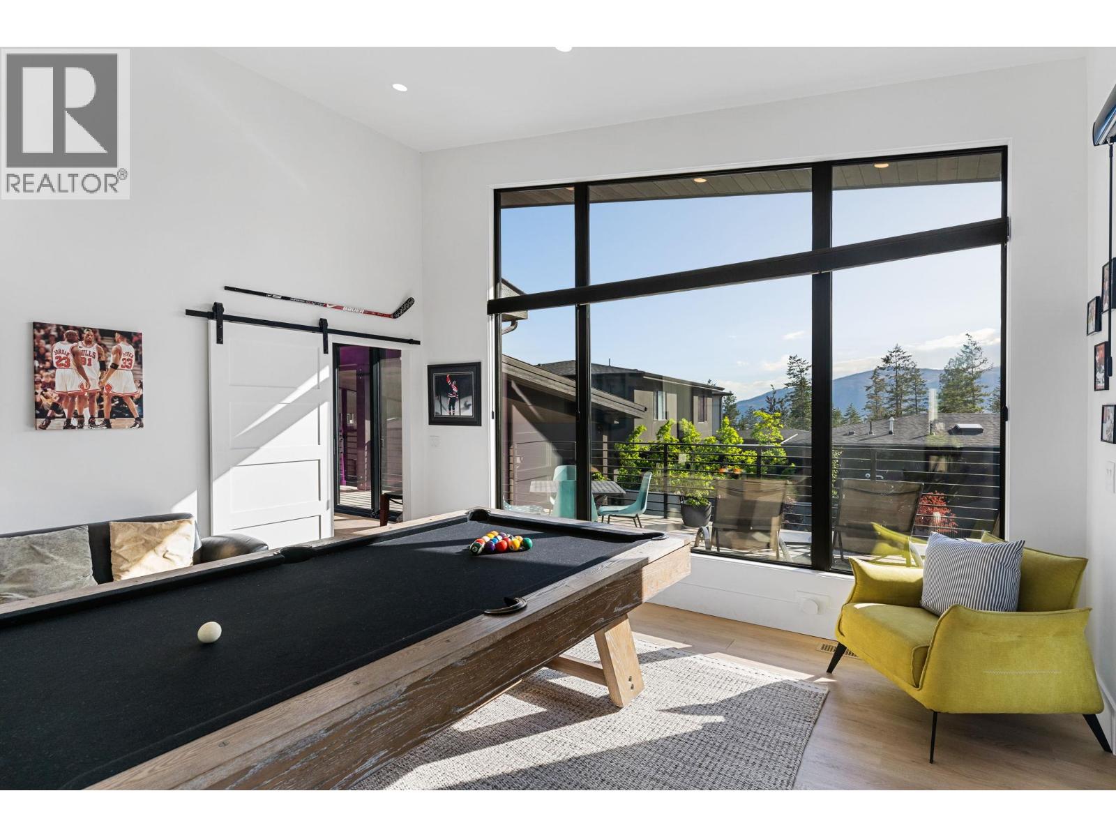 10258 Beacon Hill Drive
