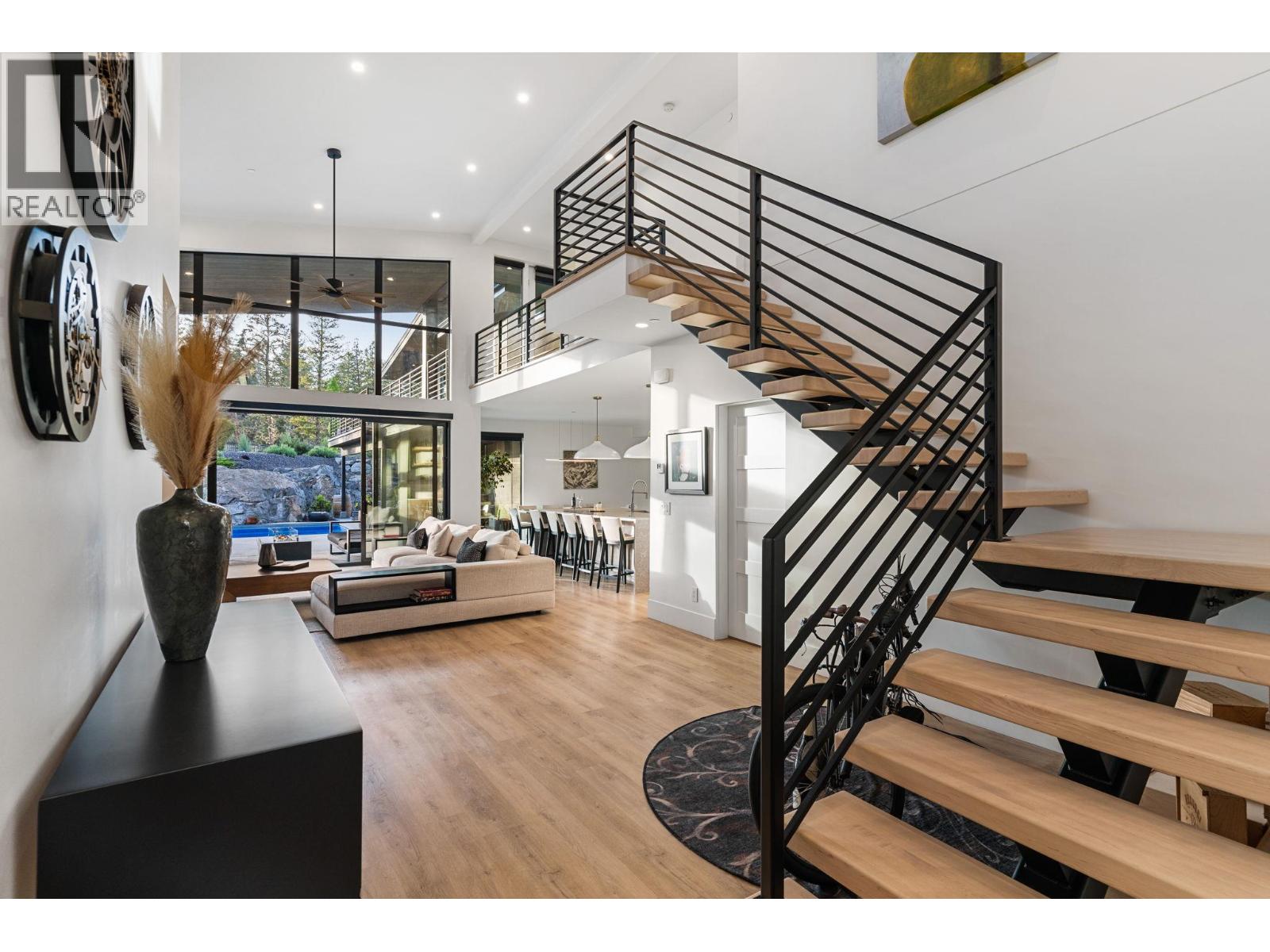 10258 Beacon Hill Drive
