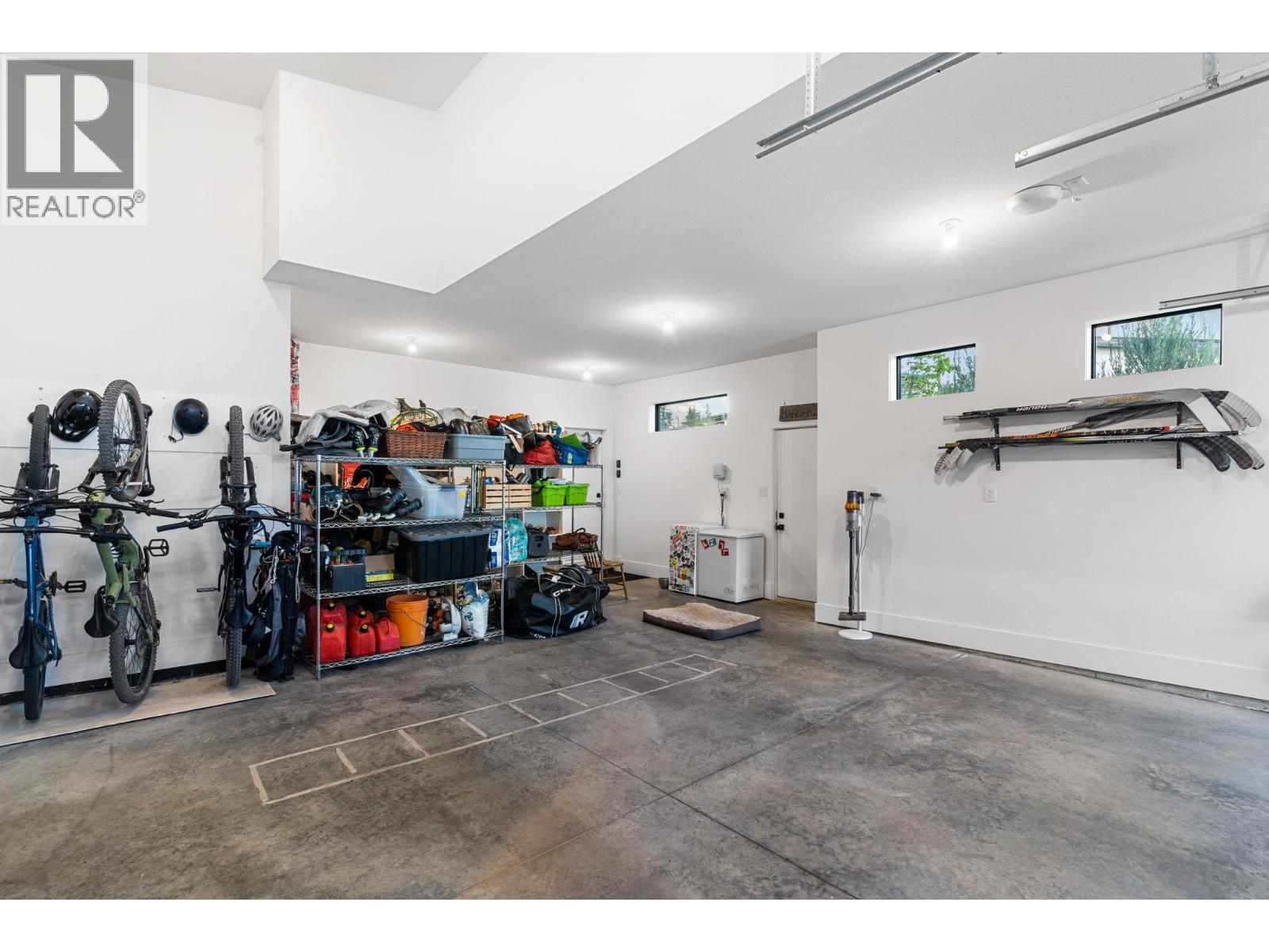 10258 Beacon Hill Drive