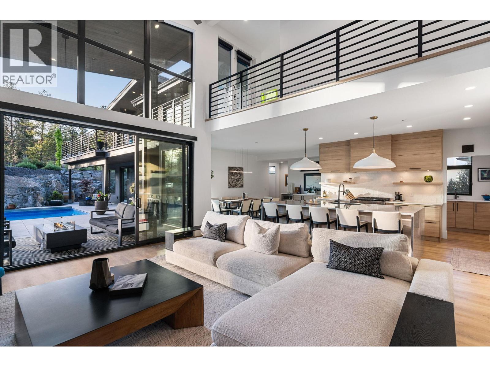 10258 Beacon Hill Drive