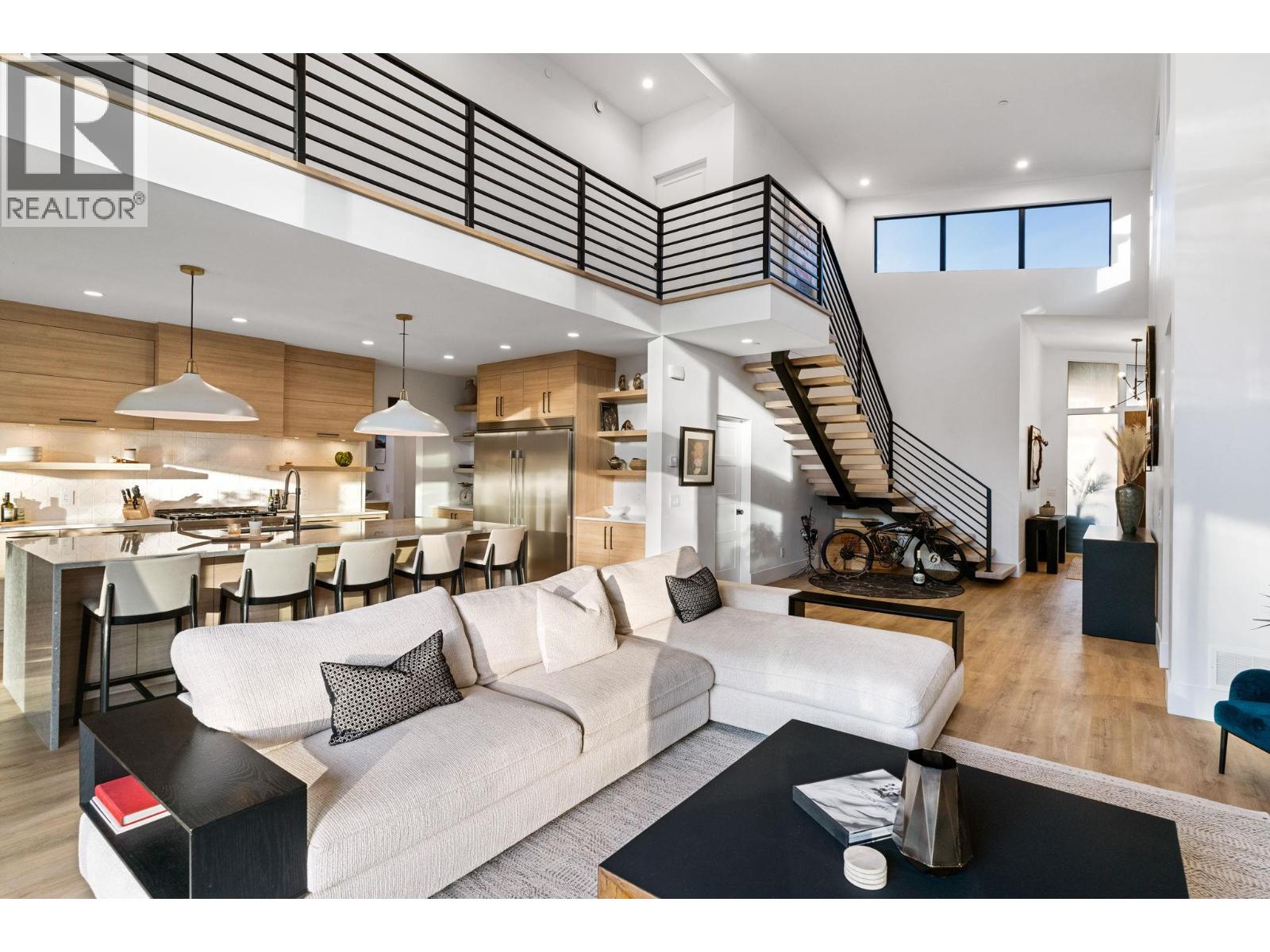 10258 Beacon Hill Drive