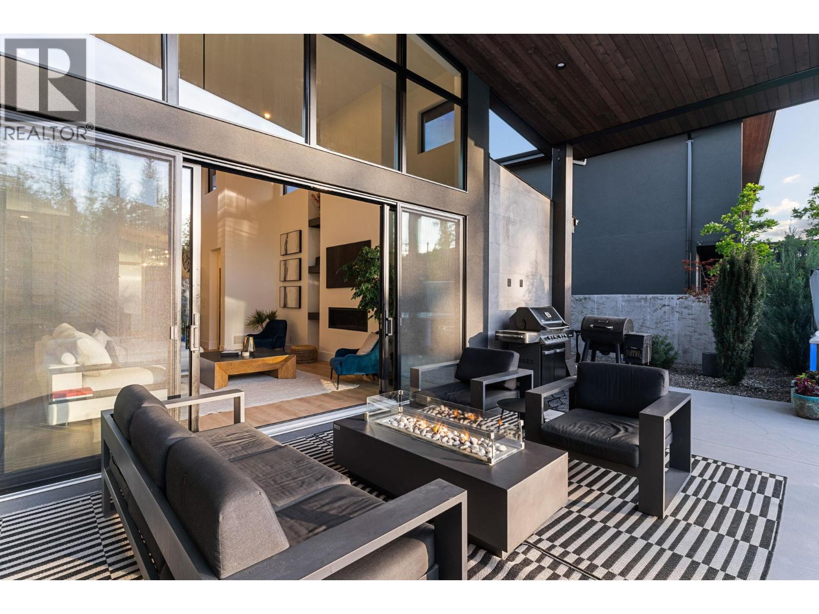10258 Beacon Hill Drive