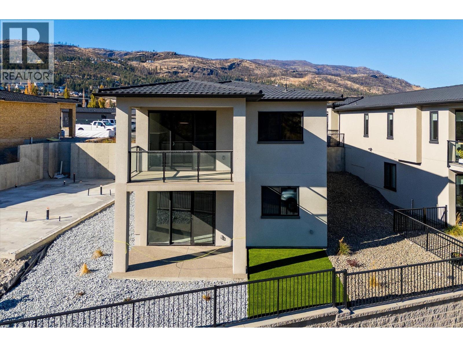 1675 HARBOUR VIEW Crescent