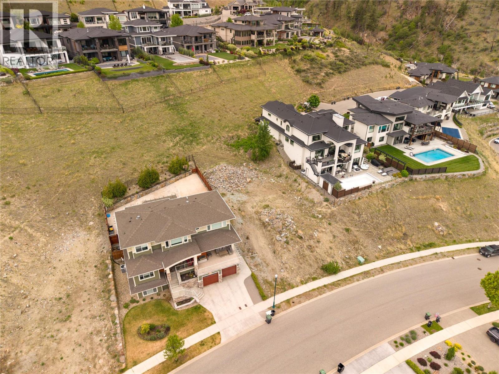 5677 Mountainside Drive