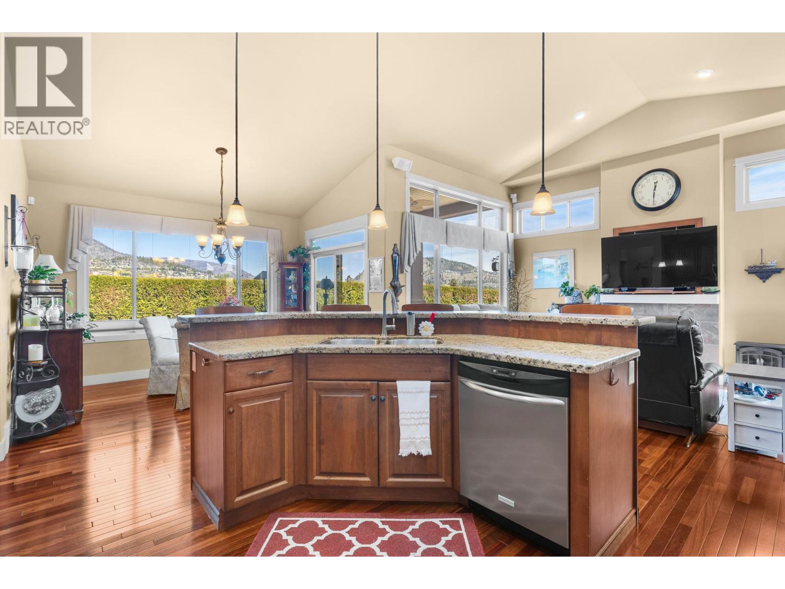 2284 Pine Vista Place