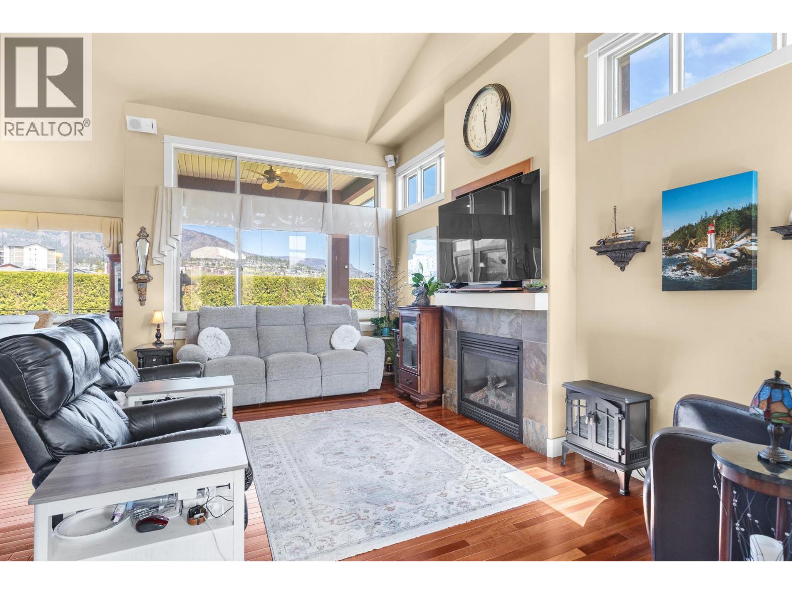 2284 Pine Vista Place