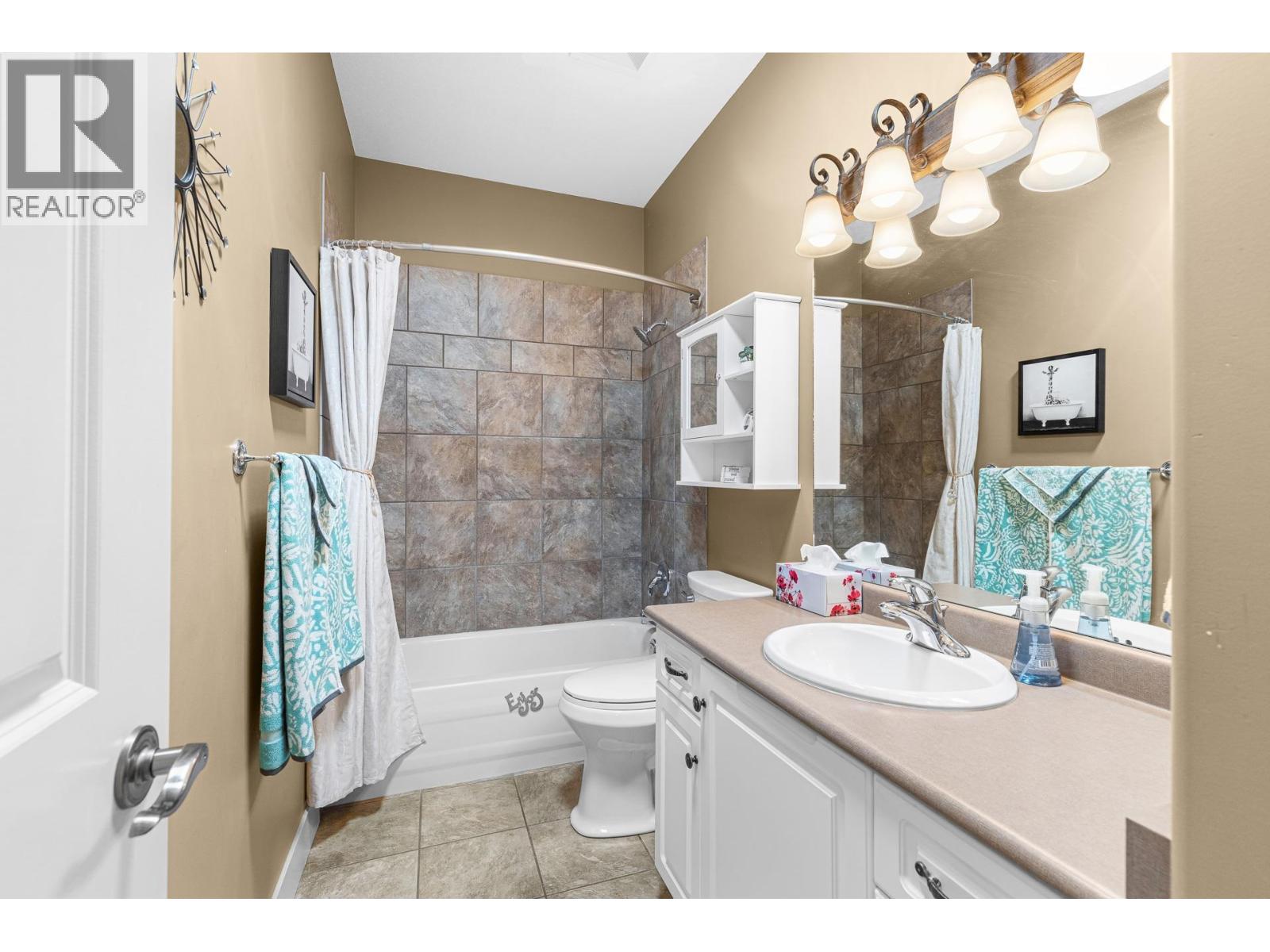 2284 Pine Vista Place