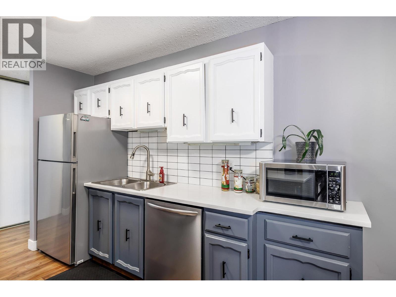 555 Rowcliffe Avenue Unit# 307
