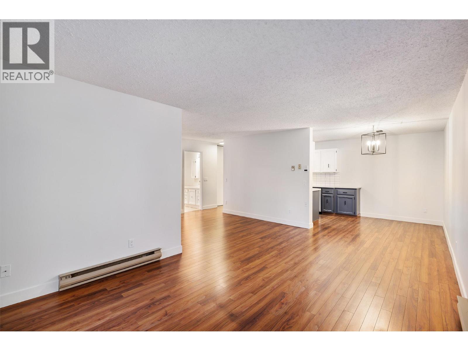 555 Rowcliffe Avenue Unit# 307