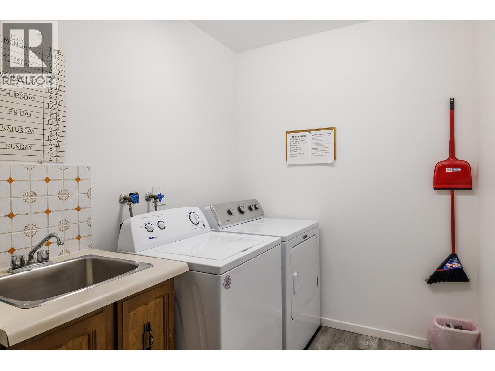 555 Rowcliffe Avenue Unit# 307