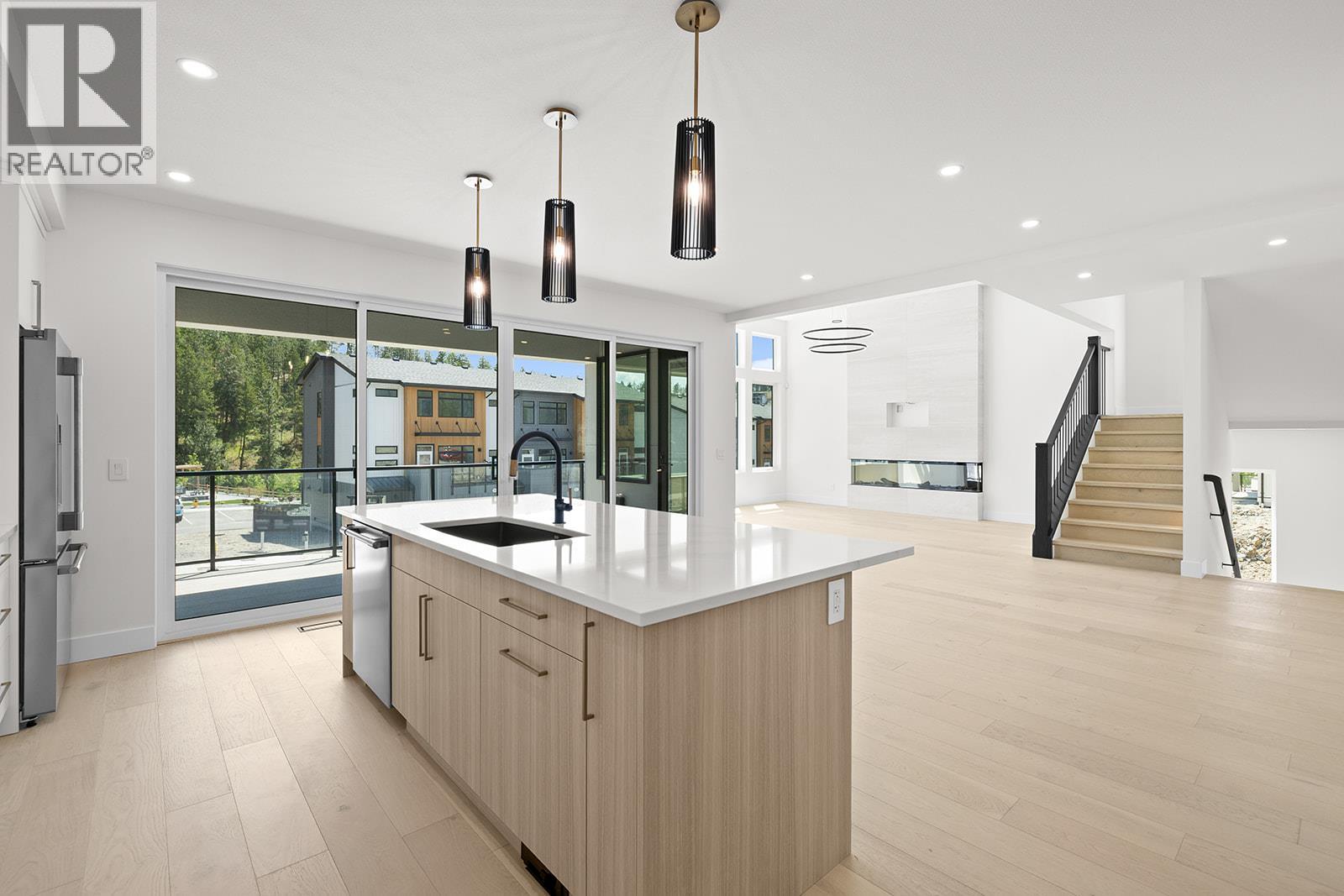 3462 Hilltown Close