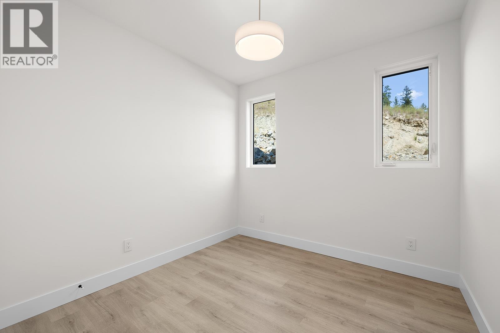 3462 Hilltown Close