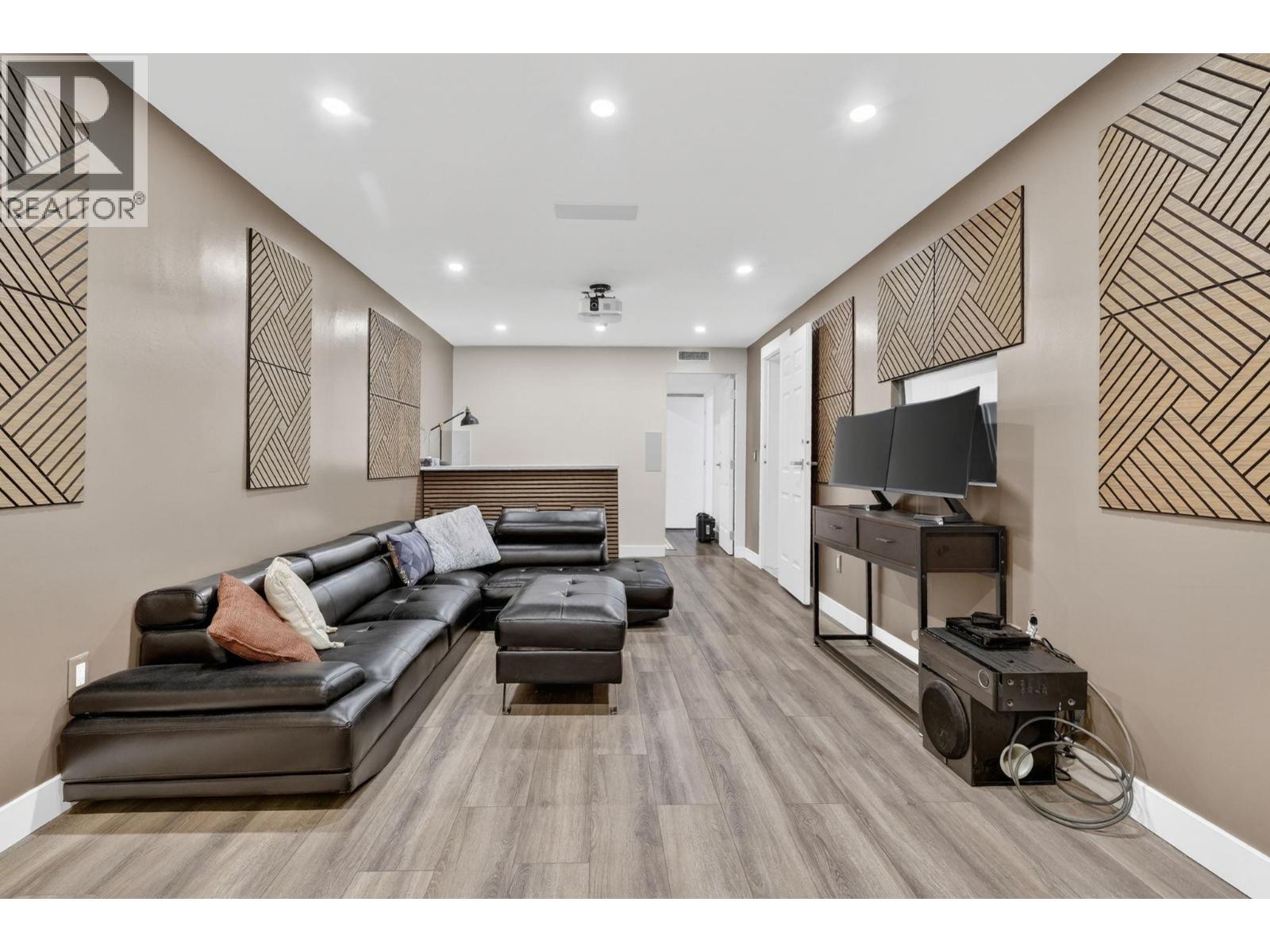 823 Ackerman Court