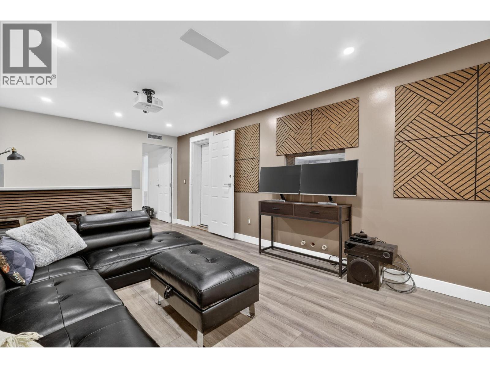 823 Ackerman Court