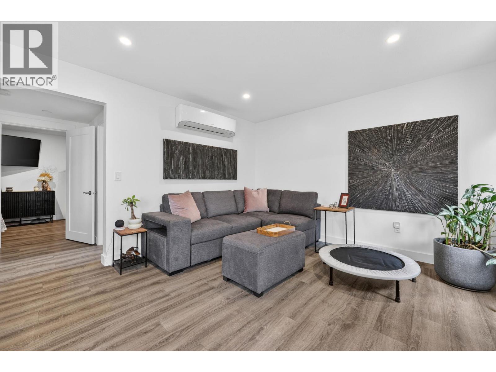 823 Ackerman Court