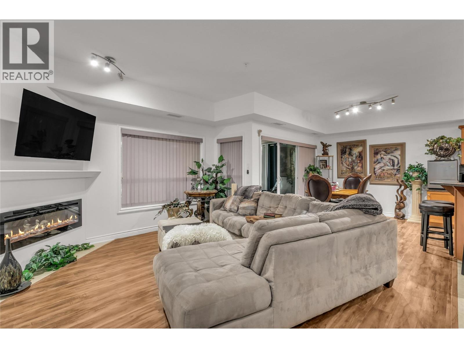 1961 Durnin Road Unit# 104