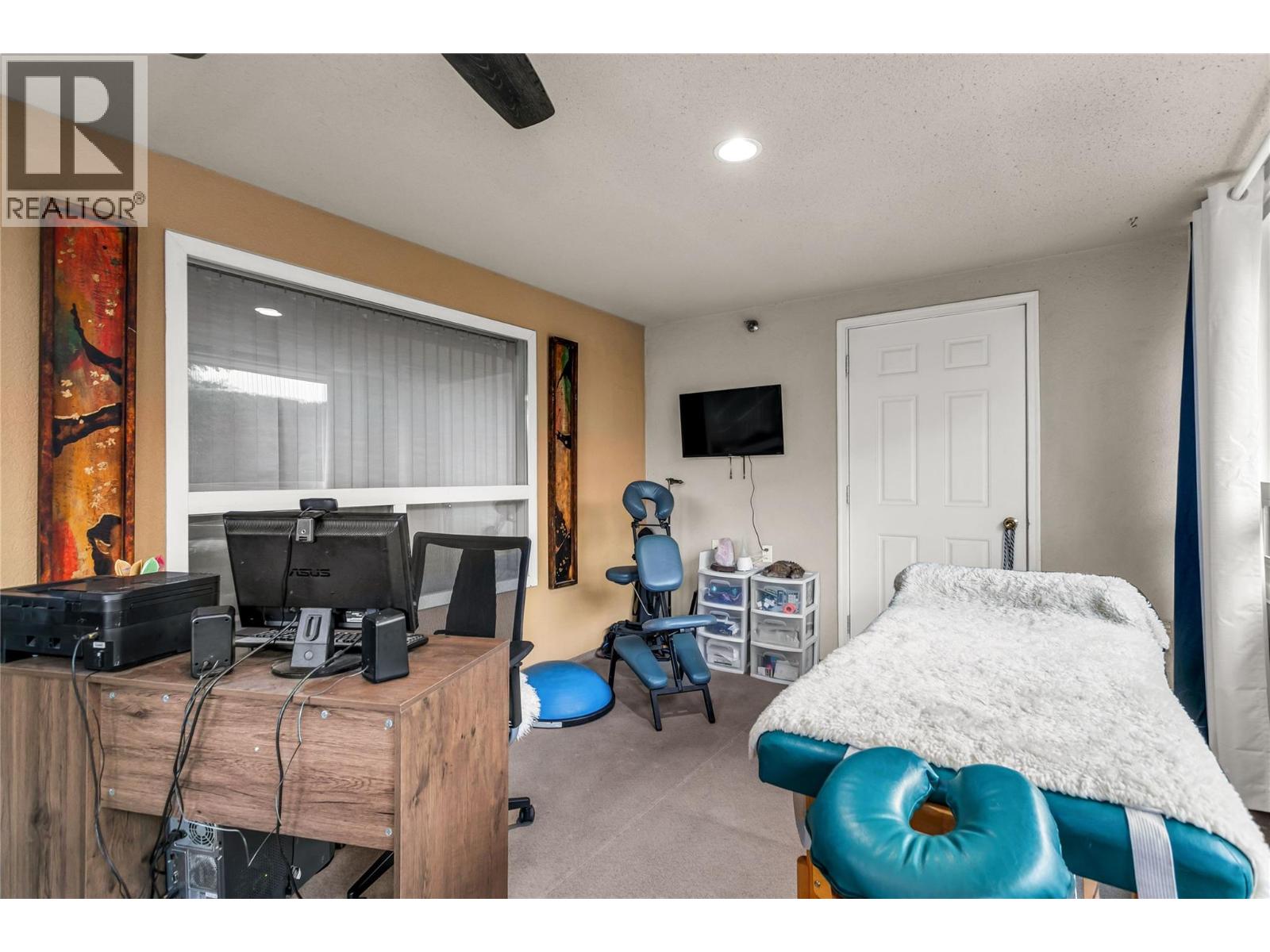 1961 Durnin Road Unit# 104