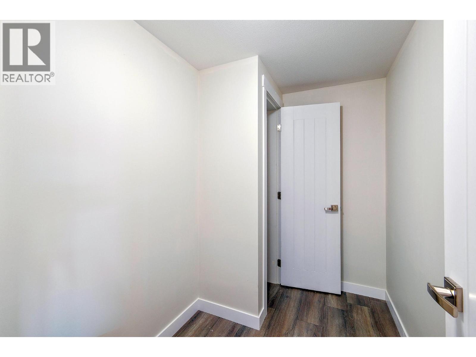 1534 GREGORY Road