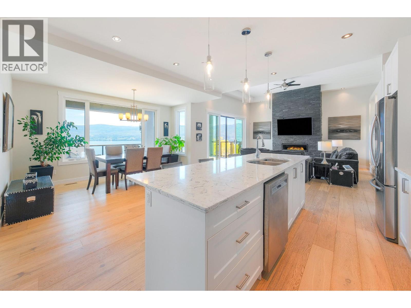 1534 GREGORY Road