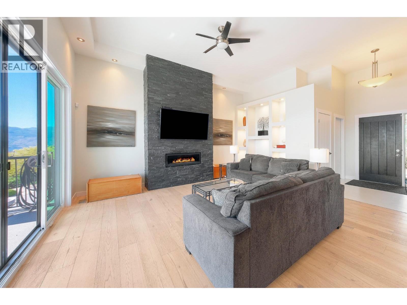 1534 GREGORY Road