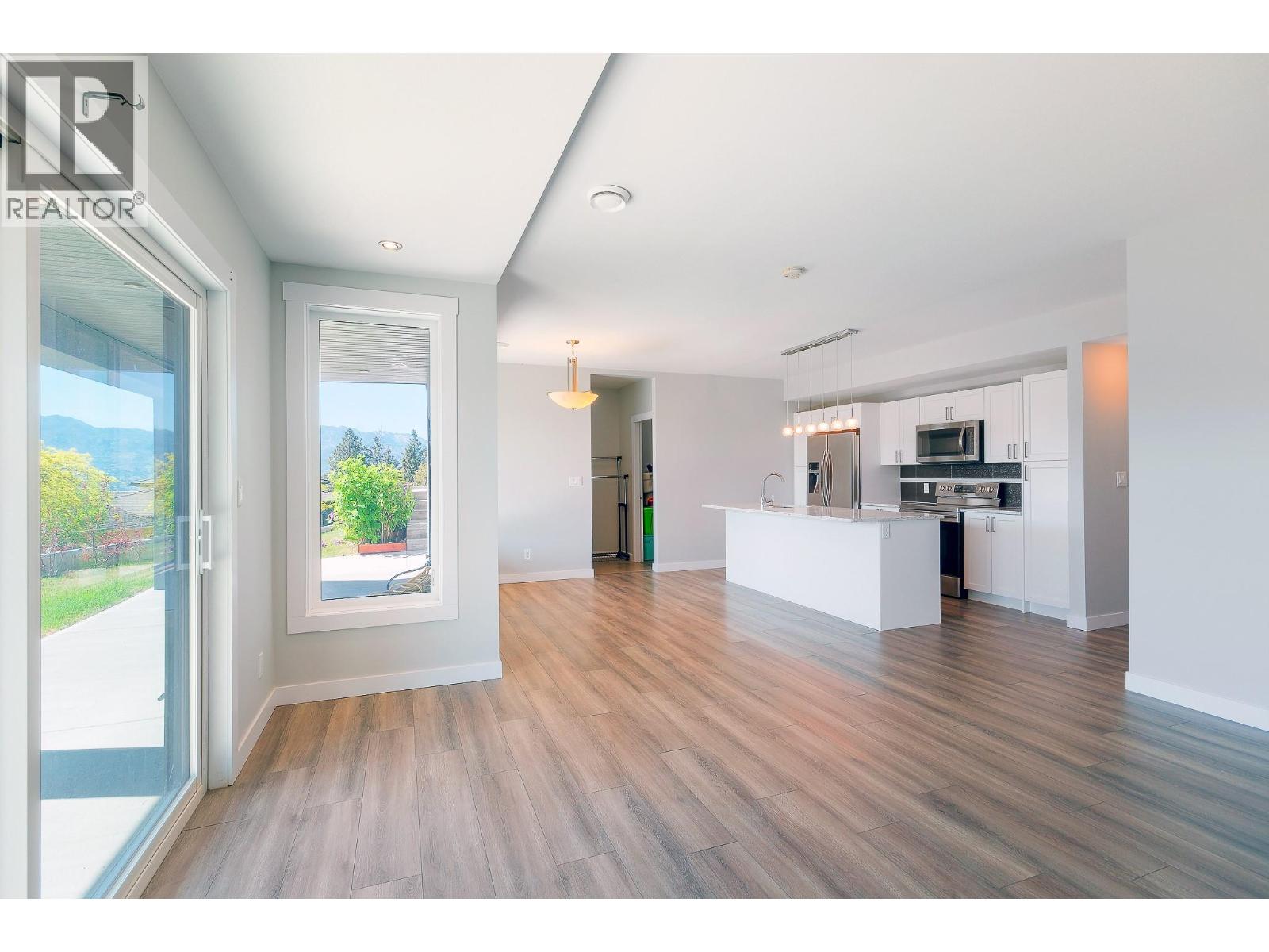 1534 GREGORY Road