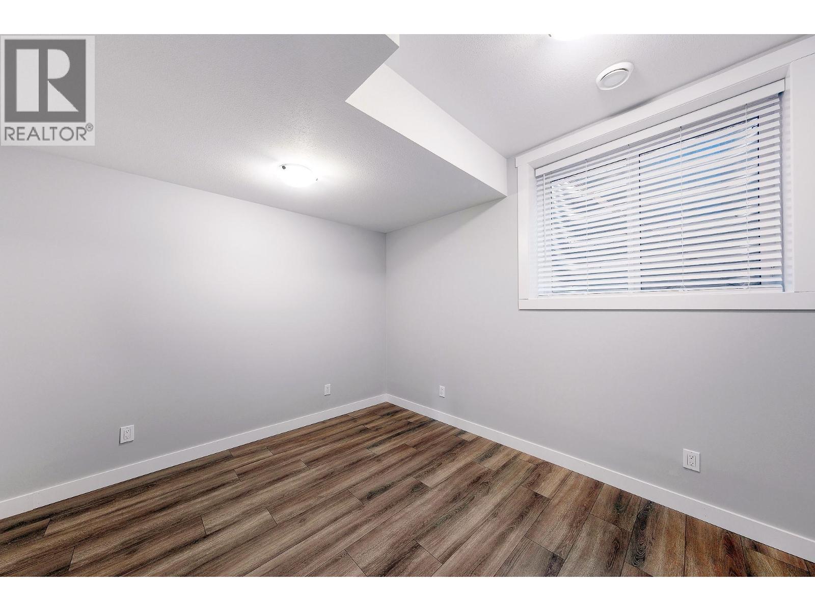 1534 GREGORY Road