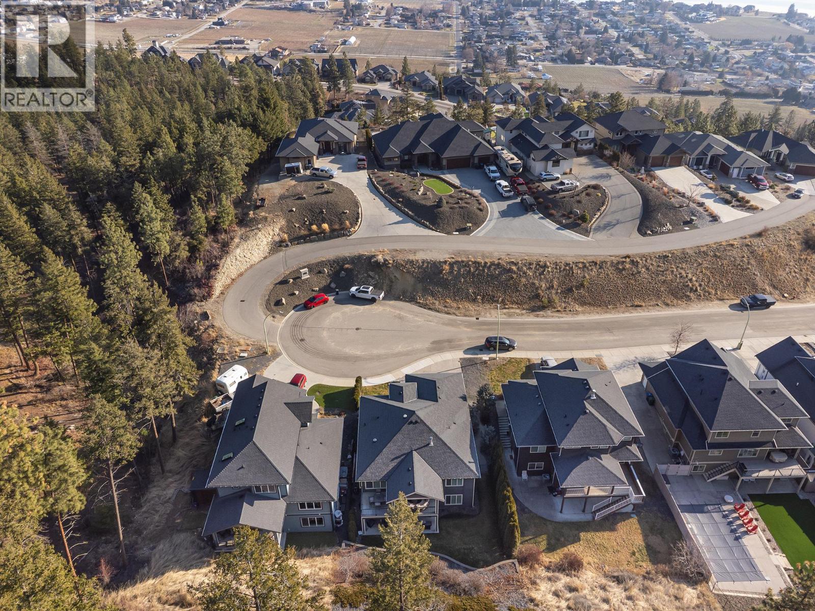 3085 Lakeview Cove Road
