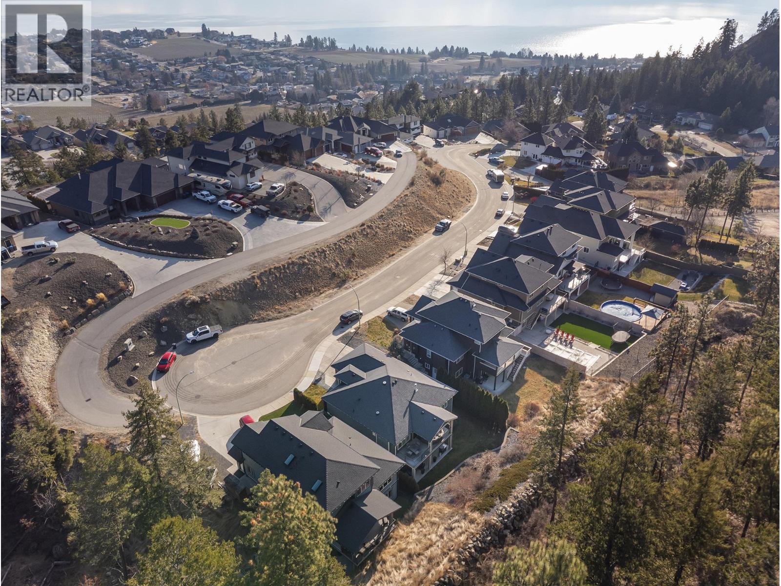 3085 Lakeview Cove Road