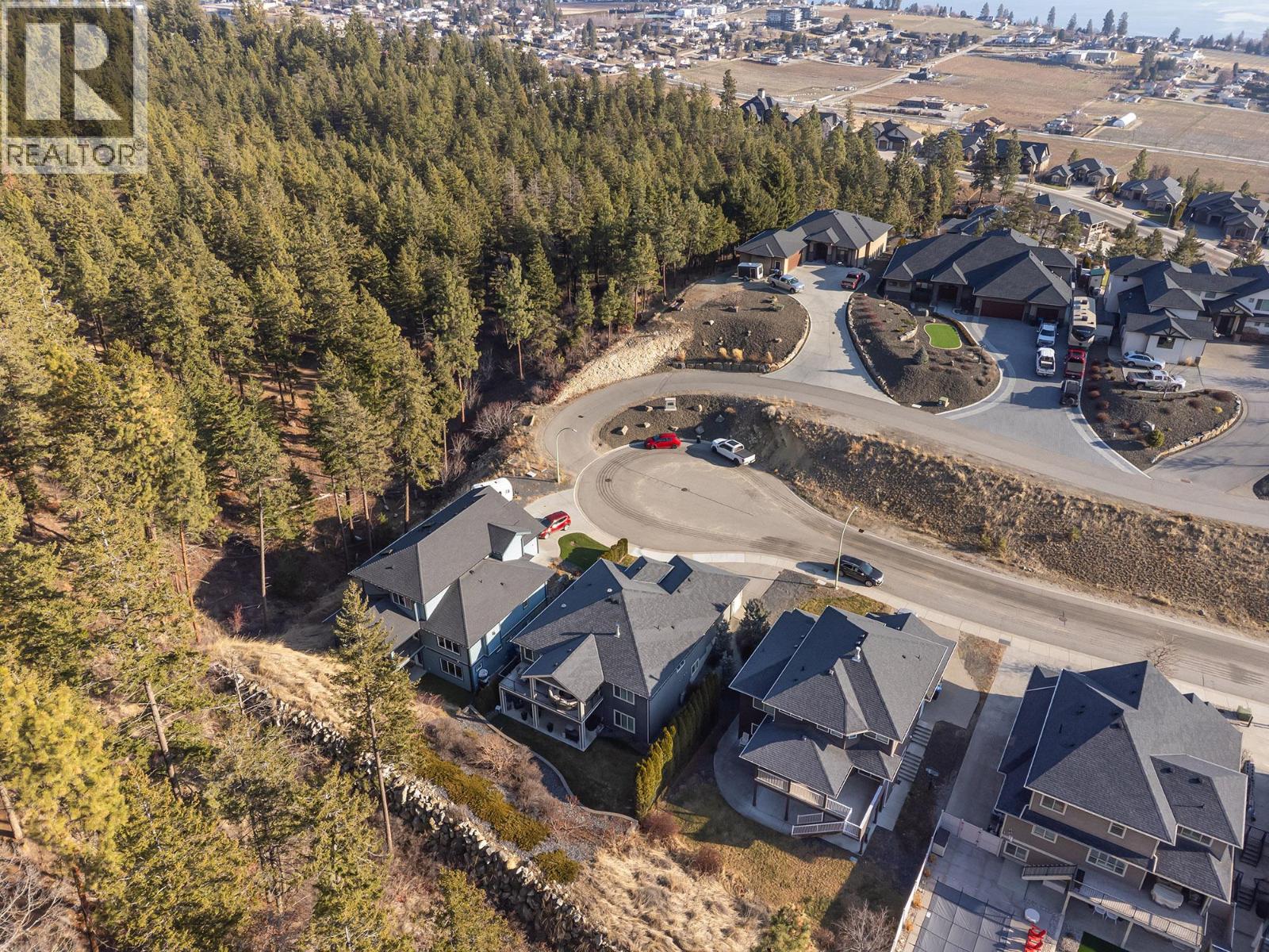 3085 Lakeview Cove Road