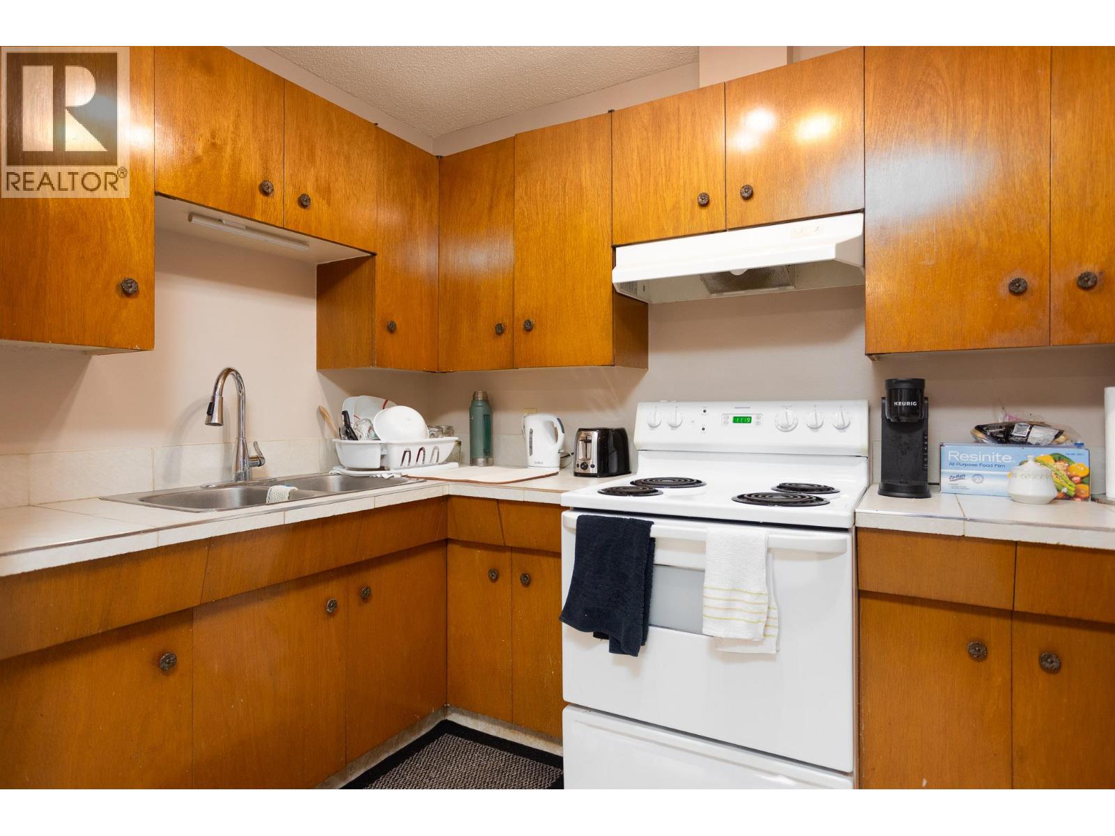 255 Holbrook Road W