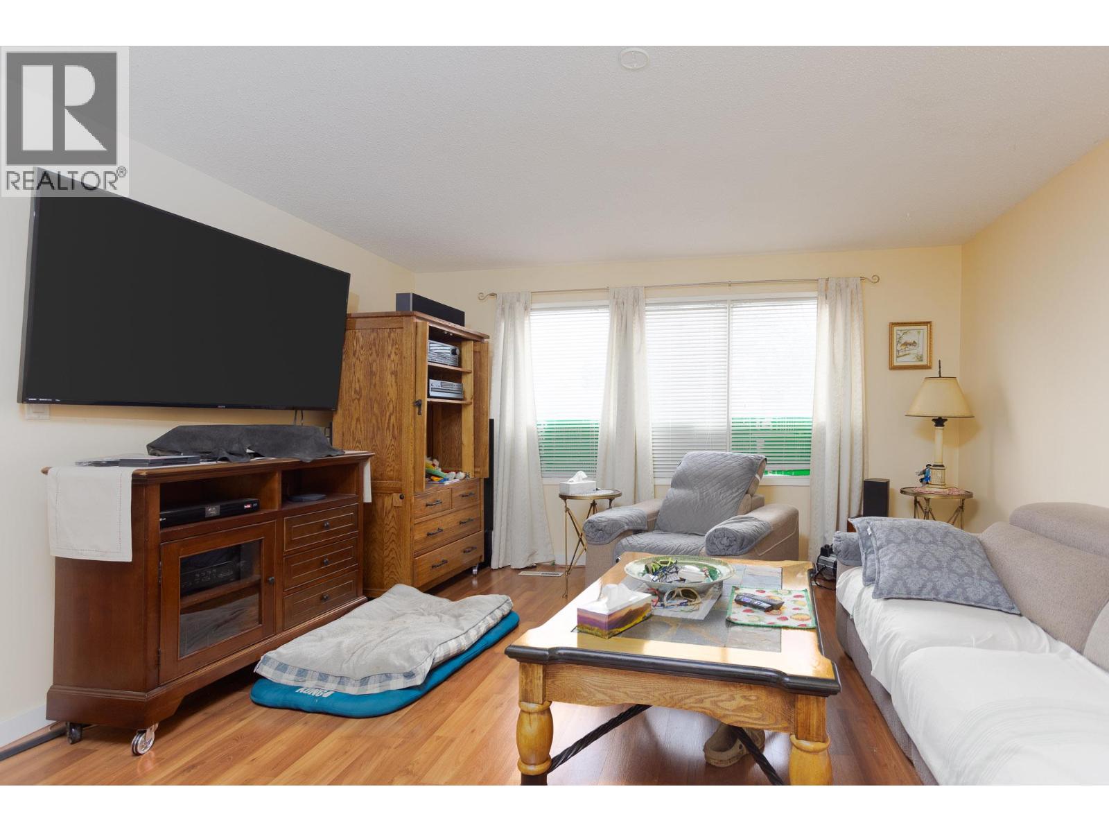 255 Holbrook Road W