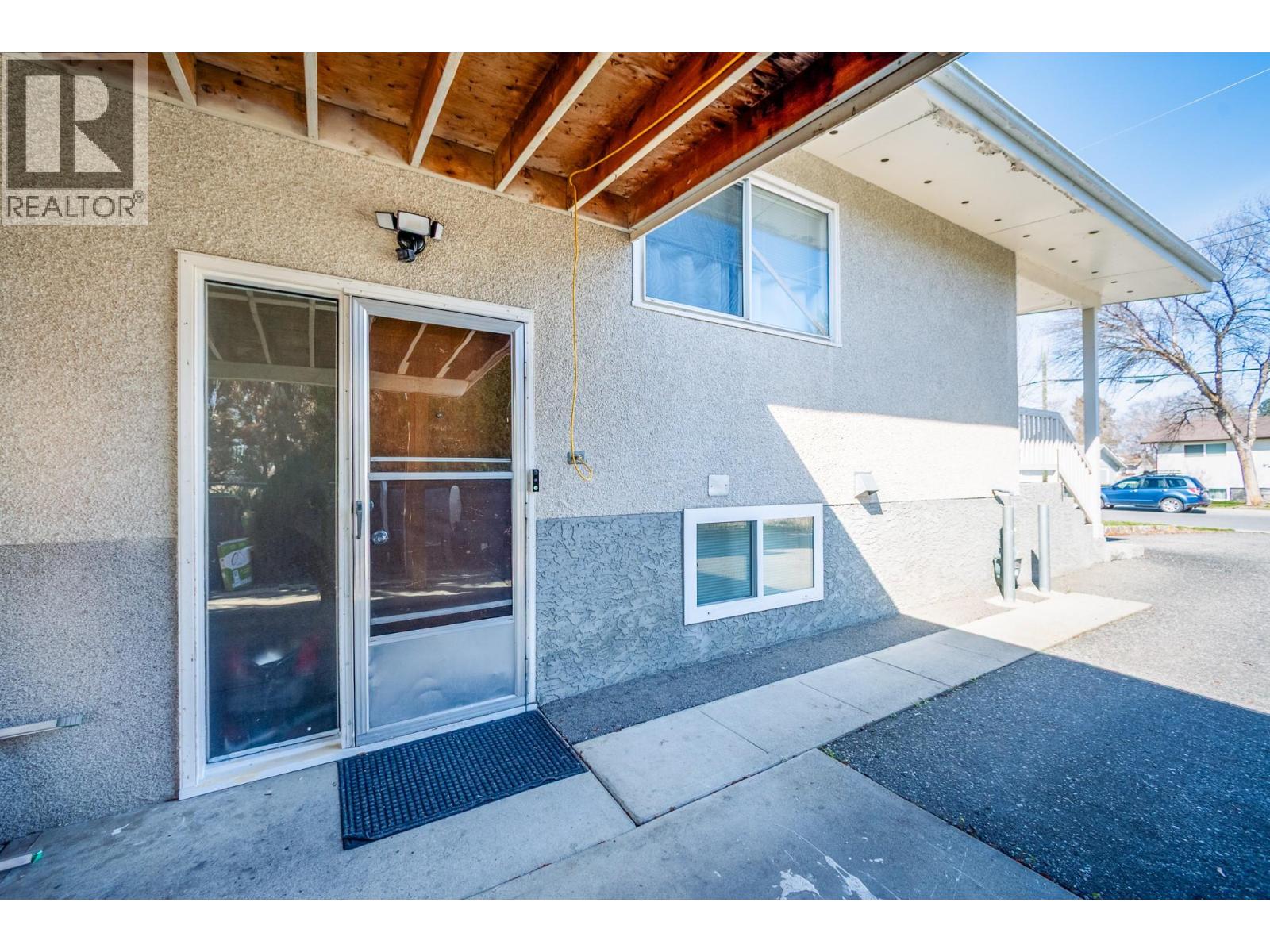 255 Holbrook Road W
