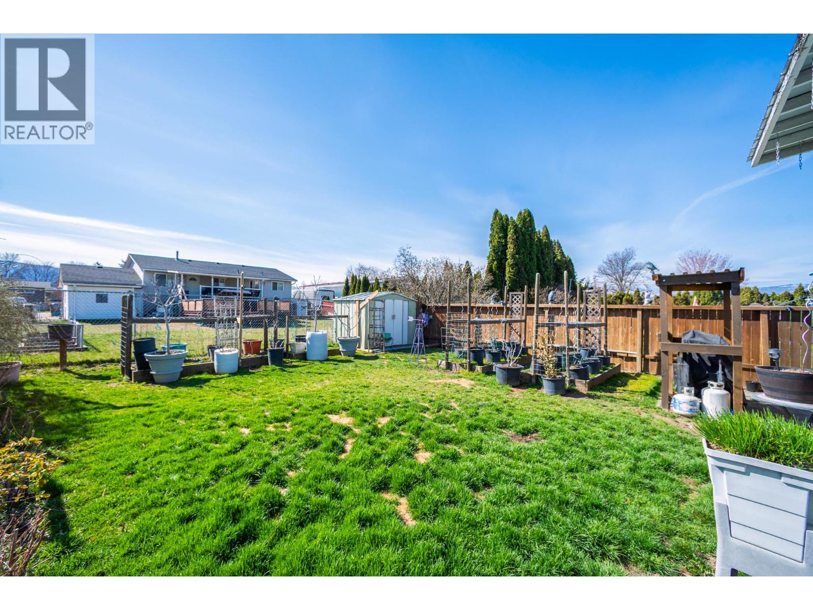 255 Holbrook Road W