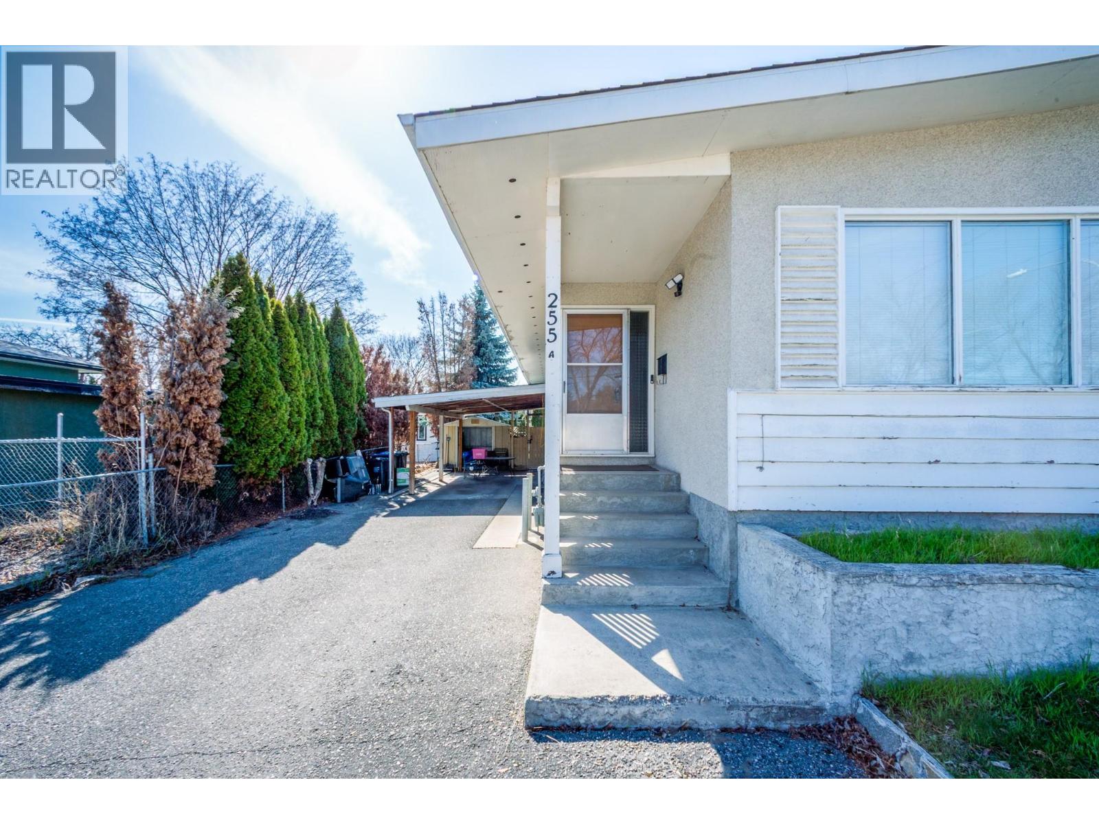 255 Holbrook Road W