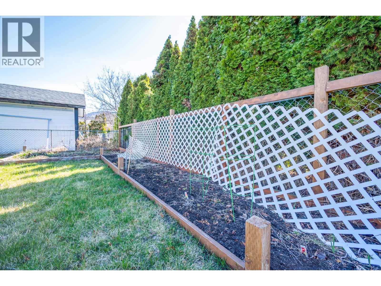 255 Holbrook Road W