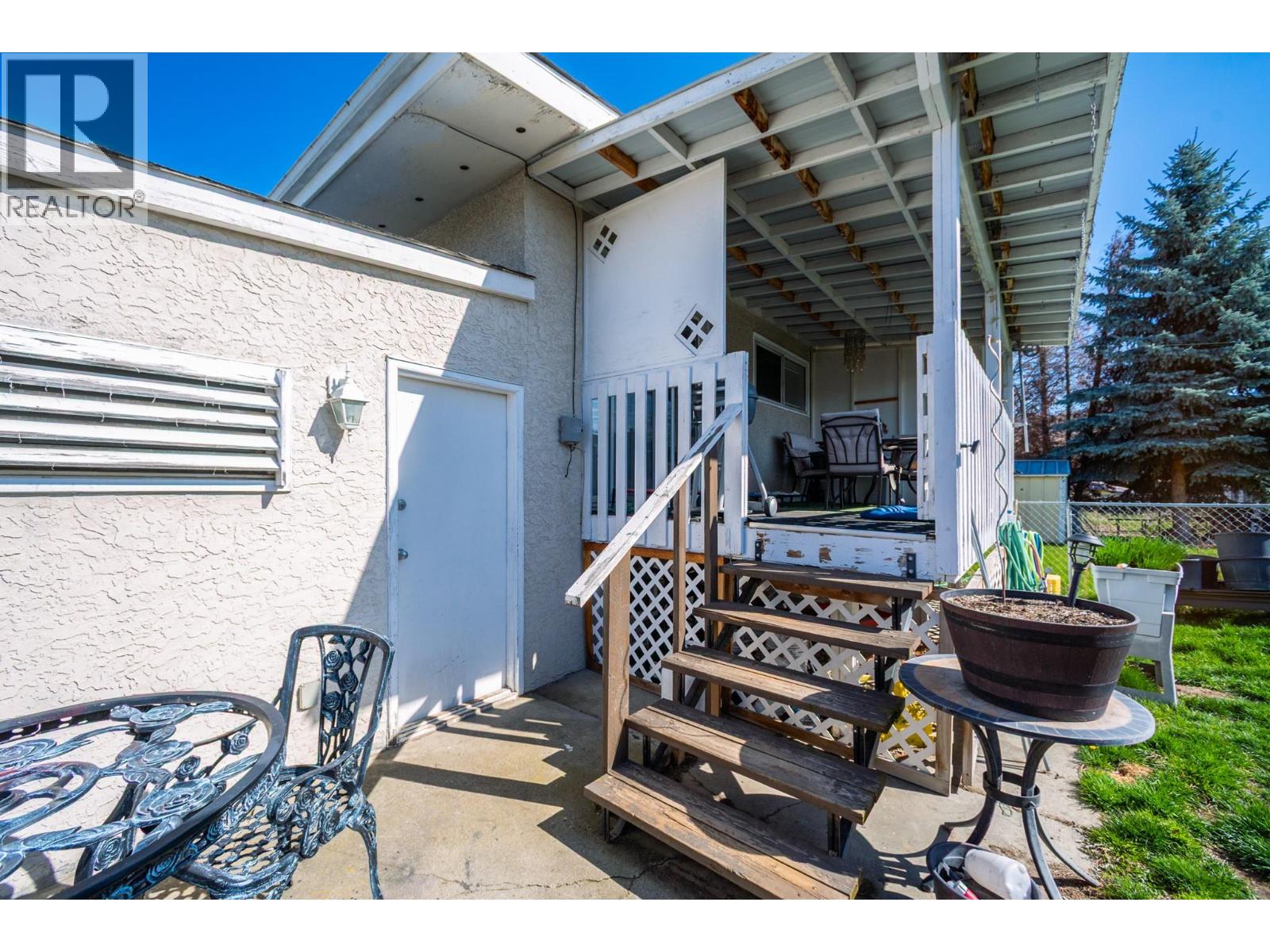 255 Holbrook Road W