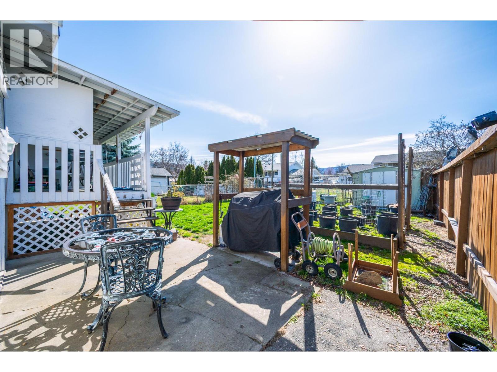255 Holbrook Road W
