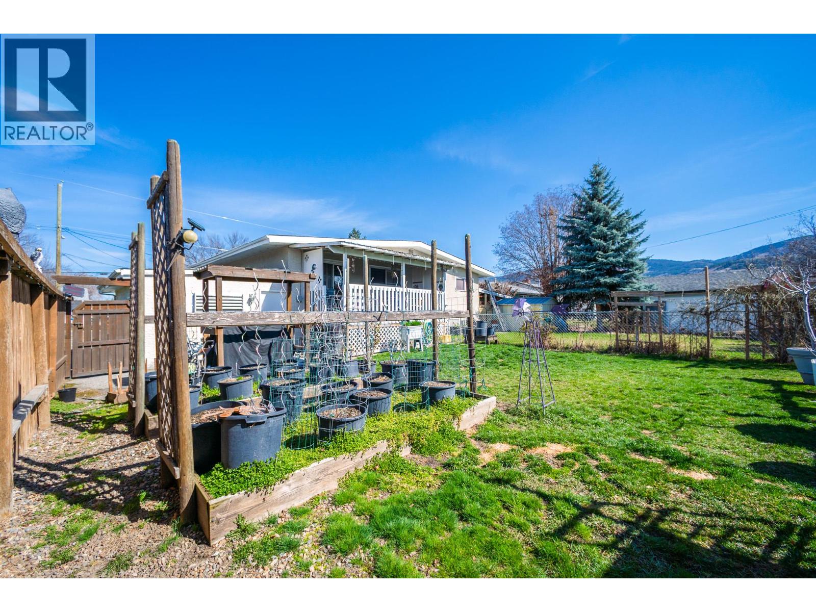 255 Holbrook Road W