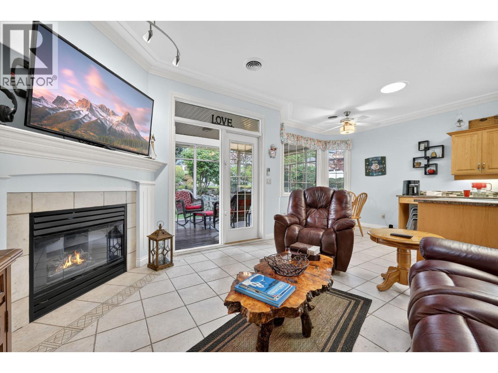 3360 Old Okanagan Highway Unit# 212