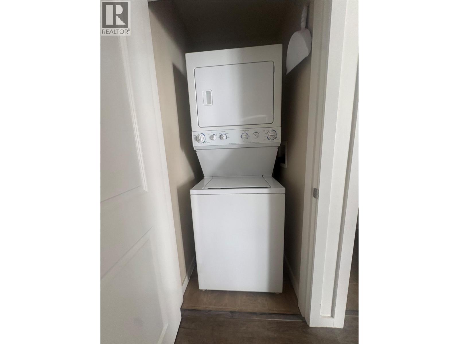 1481 Glenmore Road Unit# 105