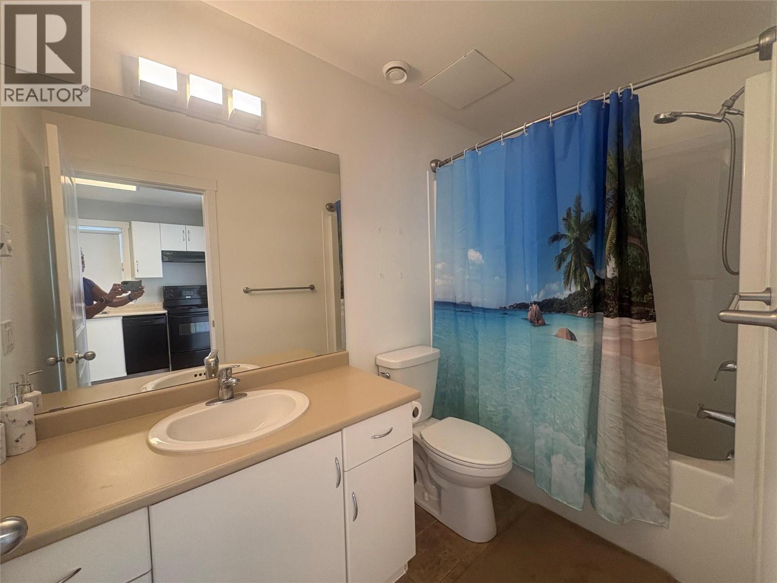 1481 Glenmore Road Unit# 105