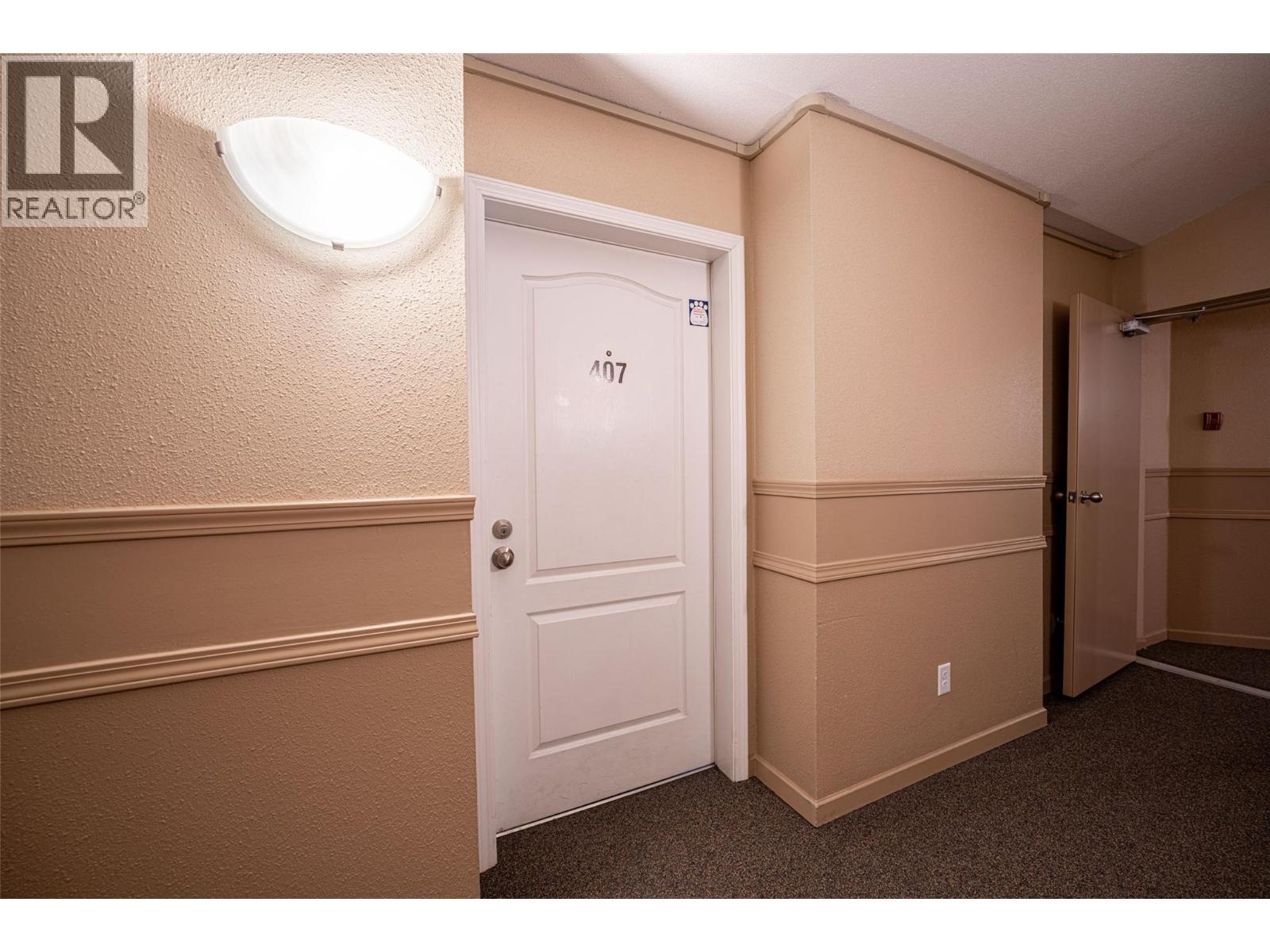 3160 Casorso Road Unit# 407