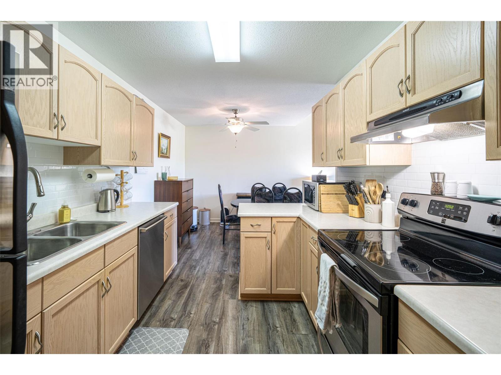 3160 Casorso Road Unit# 407