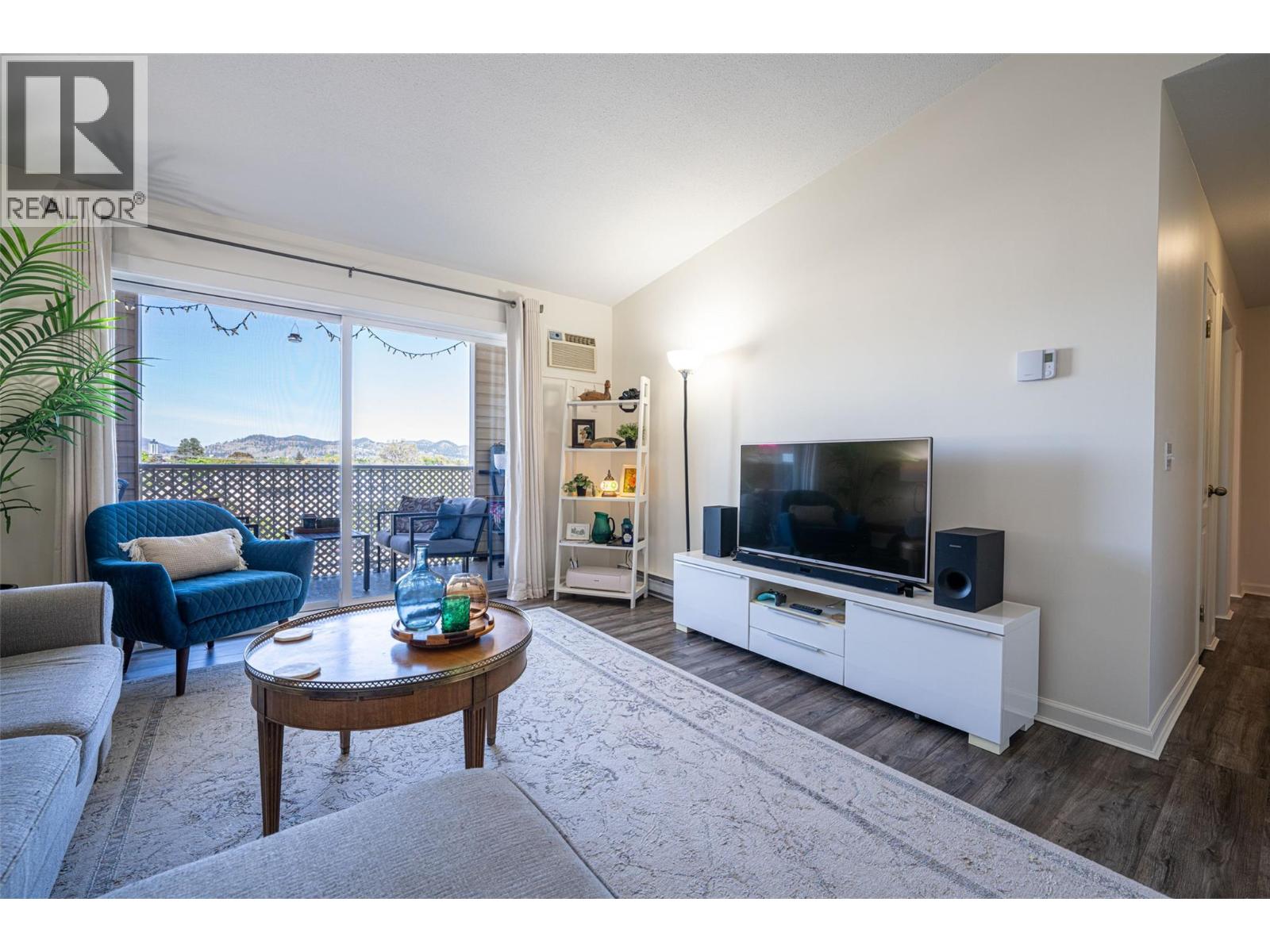 3160 Casorso Road Unit# 407