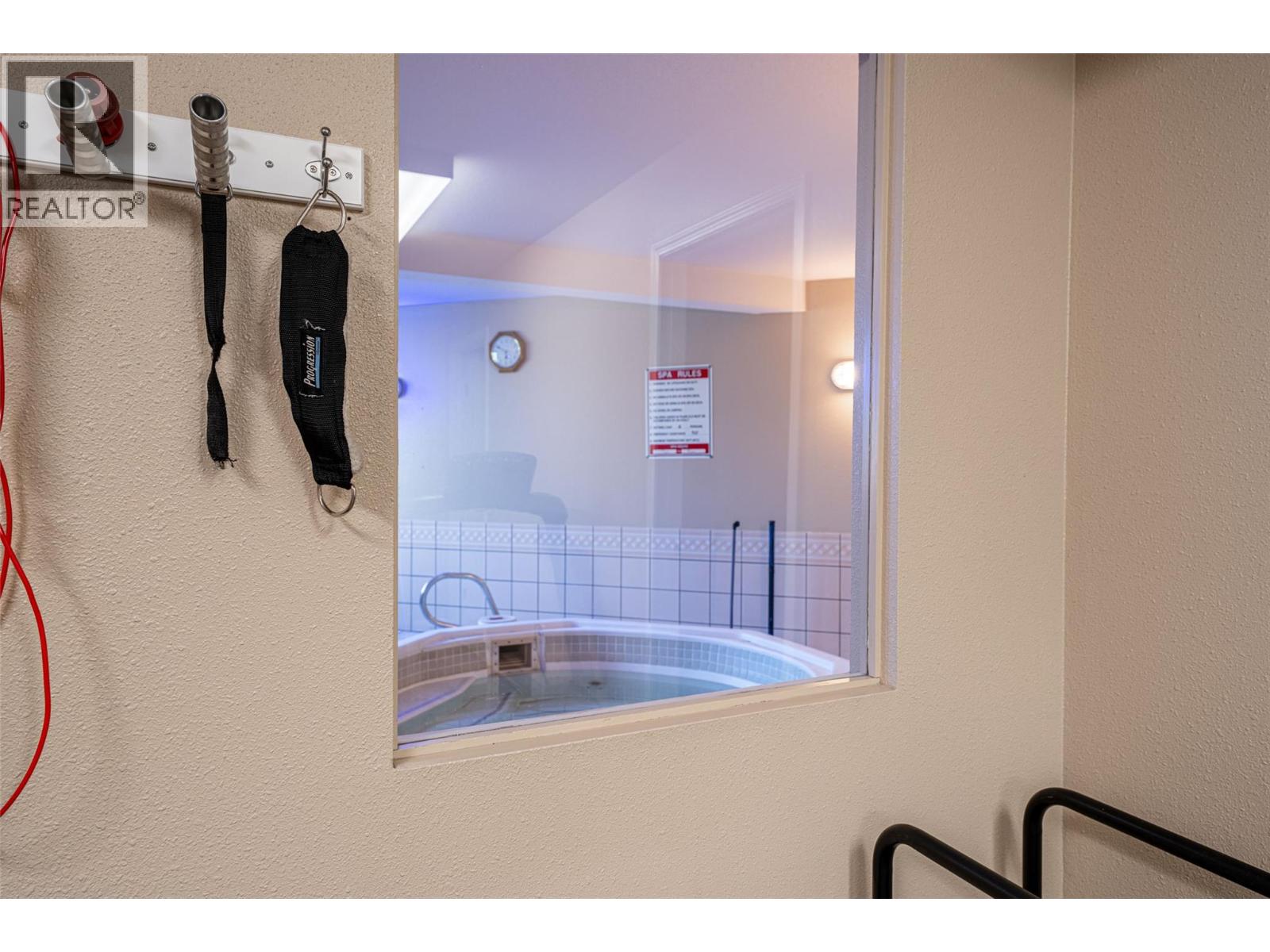 3160 Casorso Road Unit# 407
