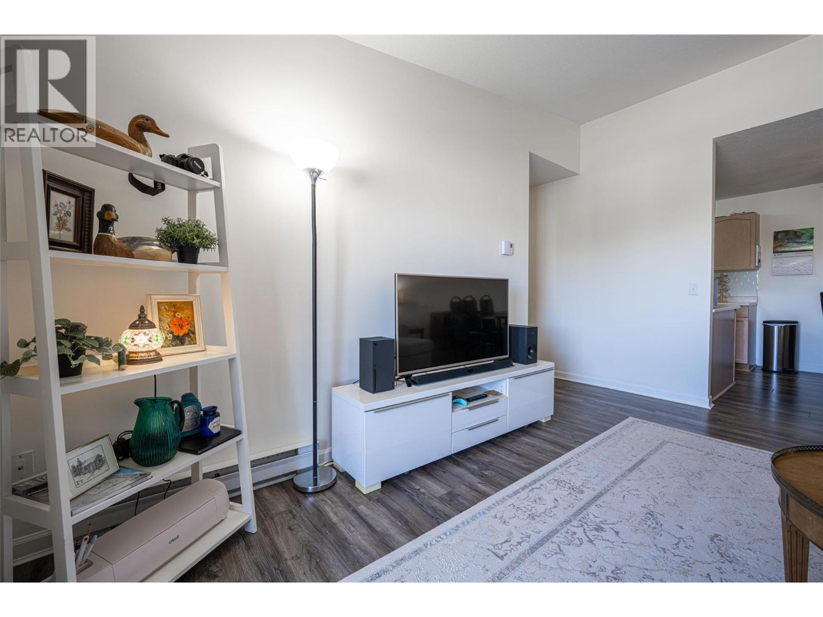 3160 Casorso Road Unit# 407
